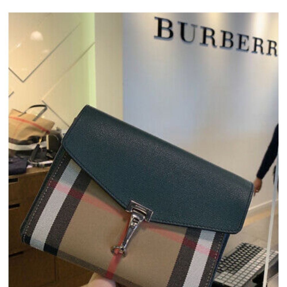 Authentic Burberry Purse - Picture 2 of 6